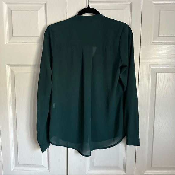Lulus Blouse Womens S Green Tie Neck Button Front Long Sleeve Keyhole Holiday - Picture 2 of 8